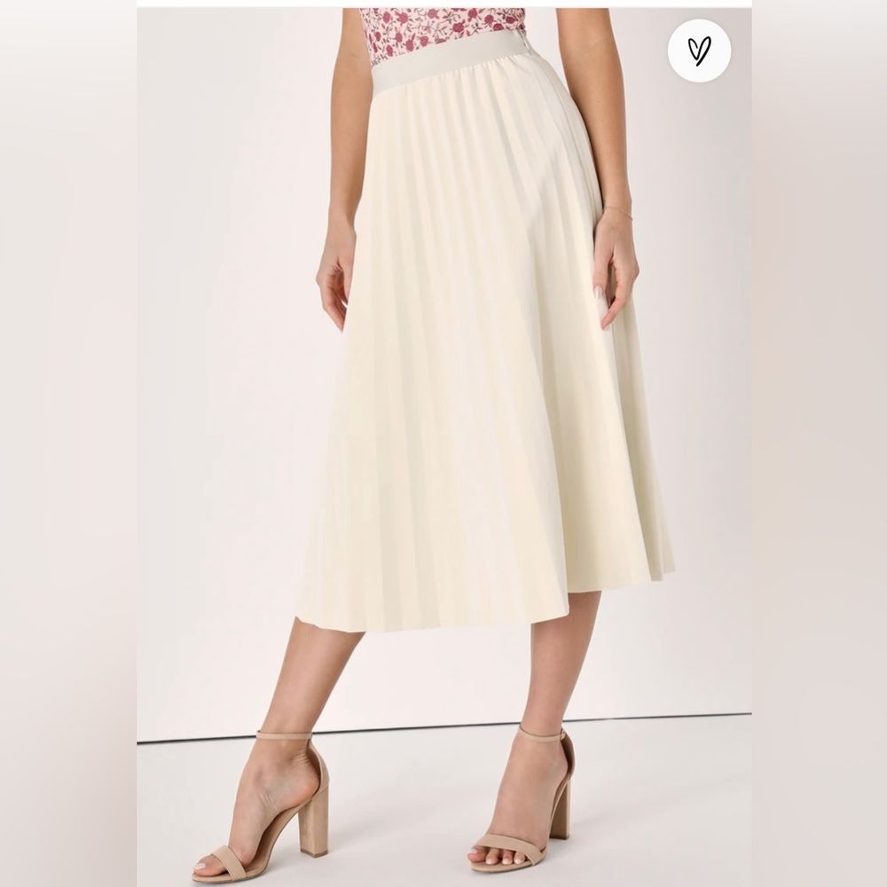 Lulu’s Pleat Cute Ivory Vegan Leather Pleated Midi Skirt Size S - Picture 2 of 12